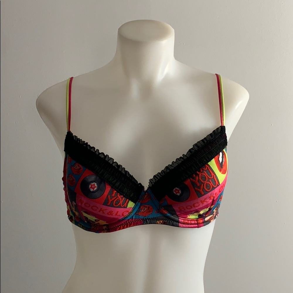 Cute Rock and Roll Bra with Lace 32D .